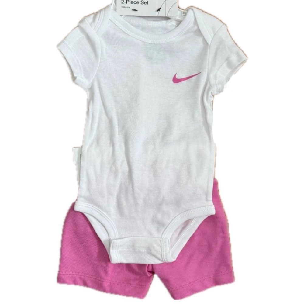Nike Baby Girl 2 Piece Outfit Set